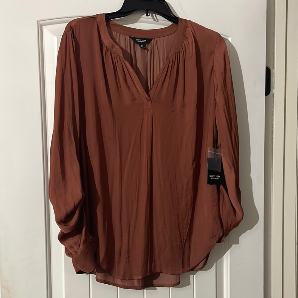 Simply Vera Mahogany Top